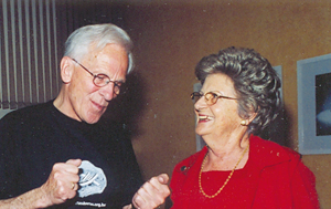 Elmira com o Irmão André no Brasil em 2003 Elmira com o Irmão André no Brasil em 2003